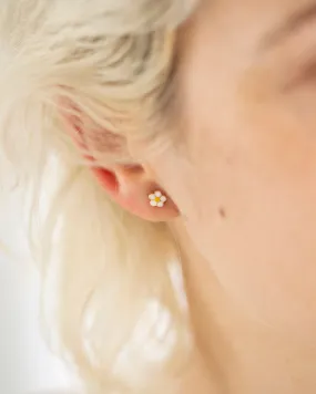 14k Daisy Stud Earrings