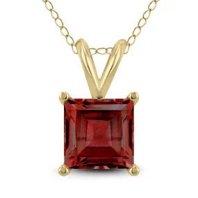 14K Yellow Gold 7Mm Square Garnet Pendant