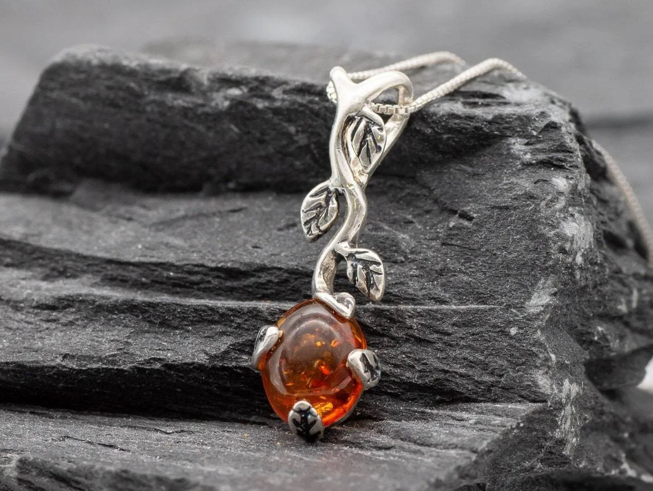Amber Leaf Necklace - Natural Amber Pendant - Amber Vines Necklace