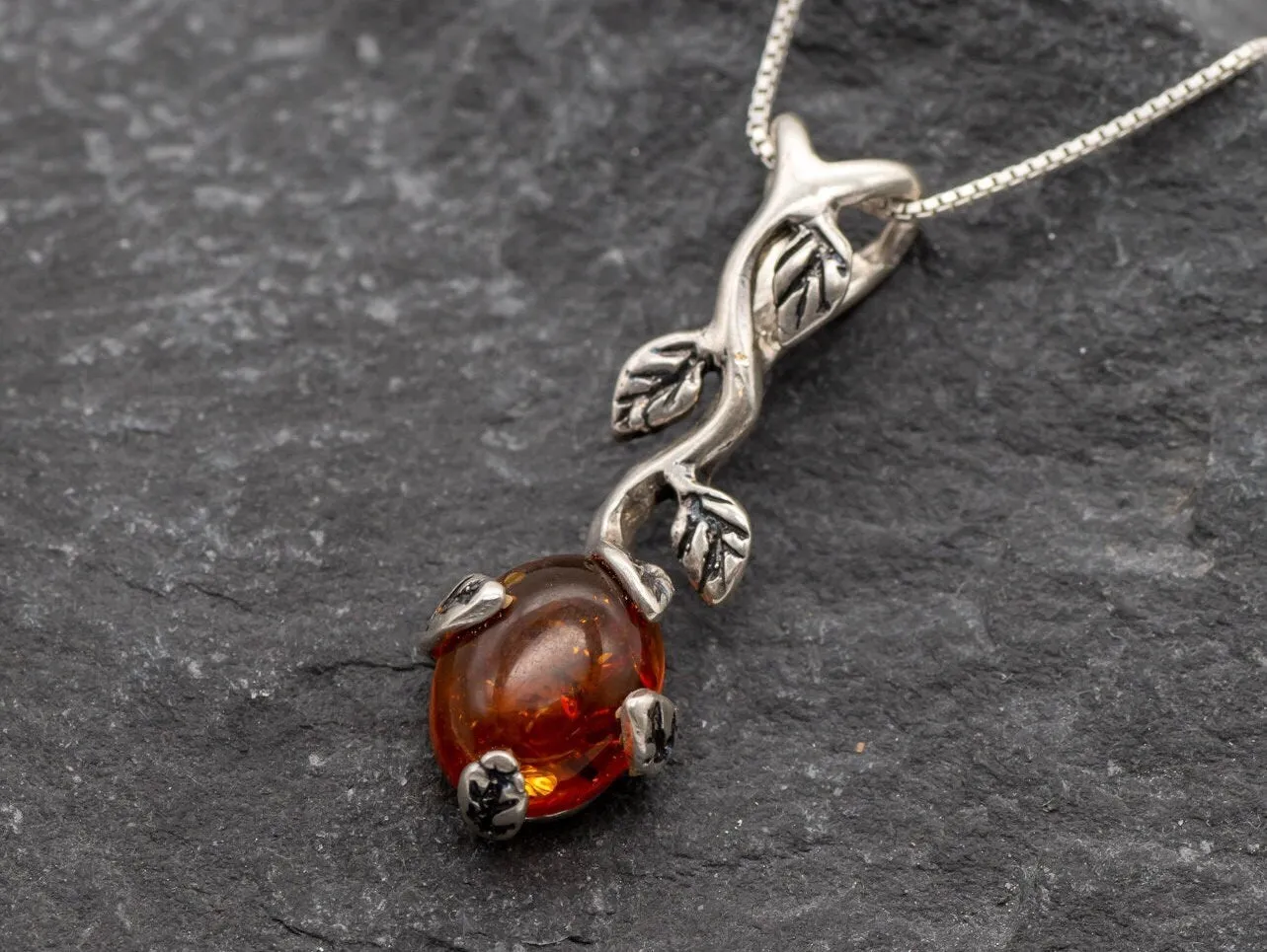 Amber Leaf Necklace - Natural Amber Pendant - Amber Vines Necklace