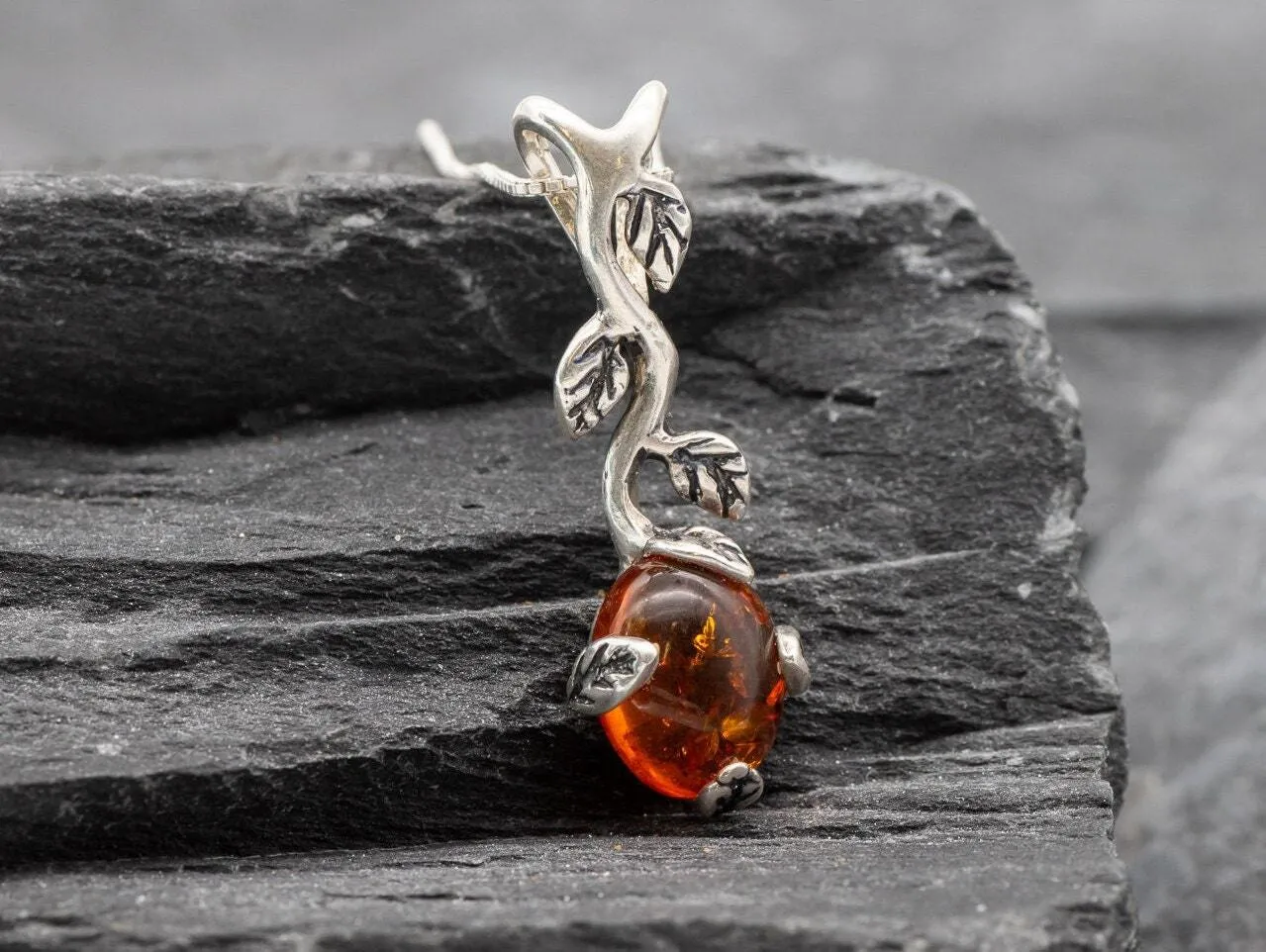 Amber Leaf Necklace - Natural Amber Pendant - Amber Vines Necklace