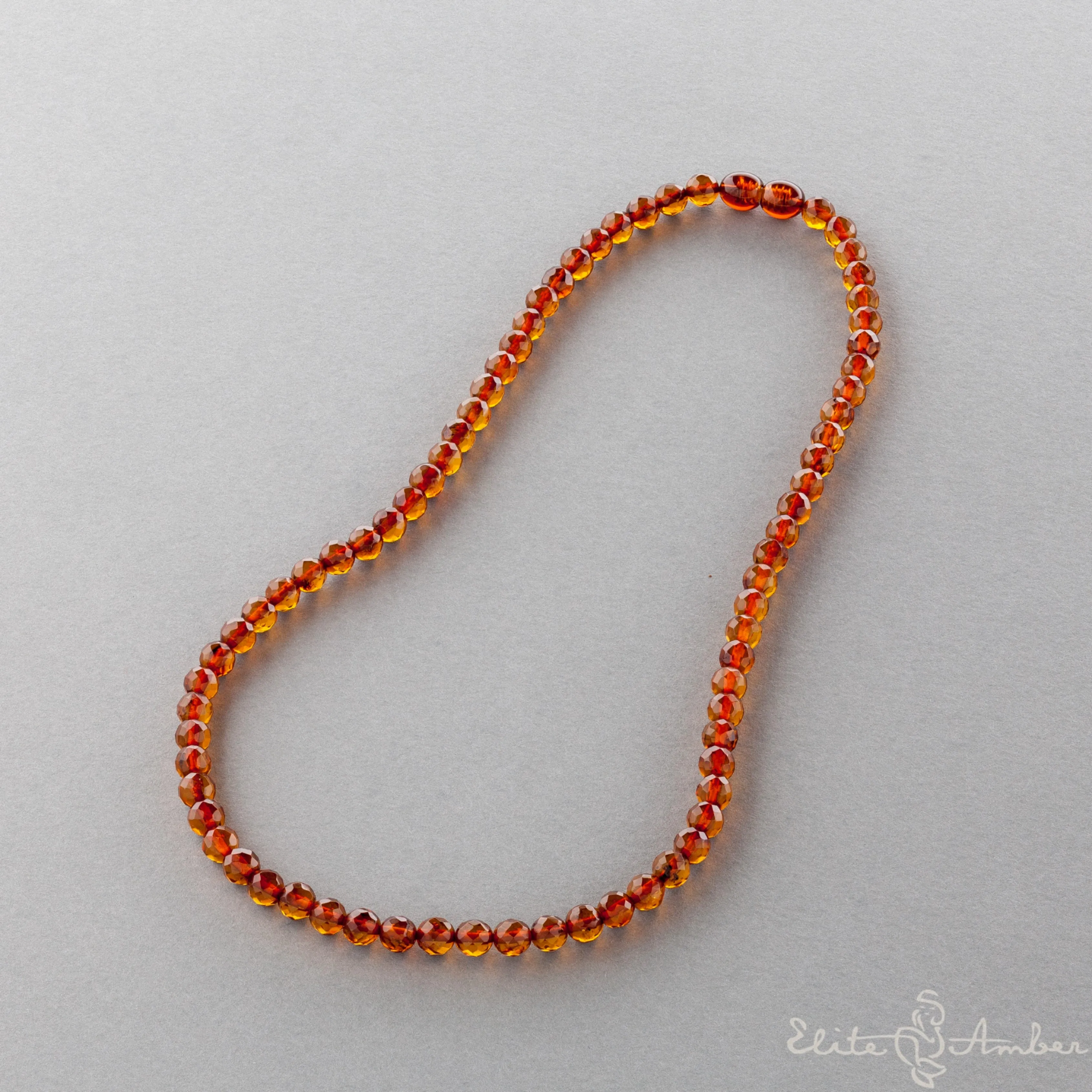 Amber necklace "Glossy cognac"