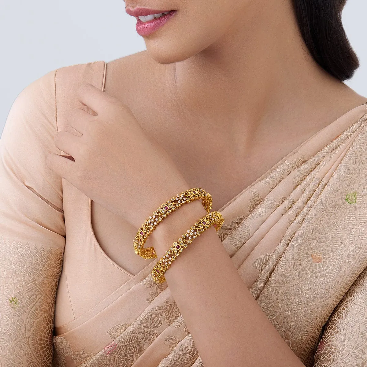 Antique Bangle 165038