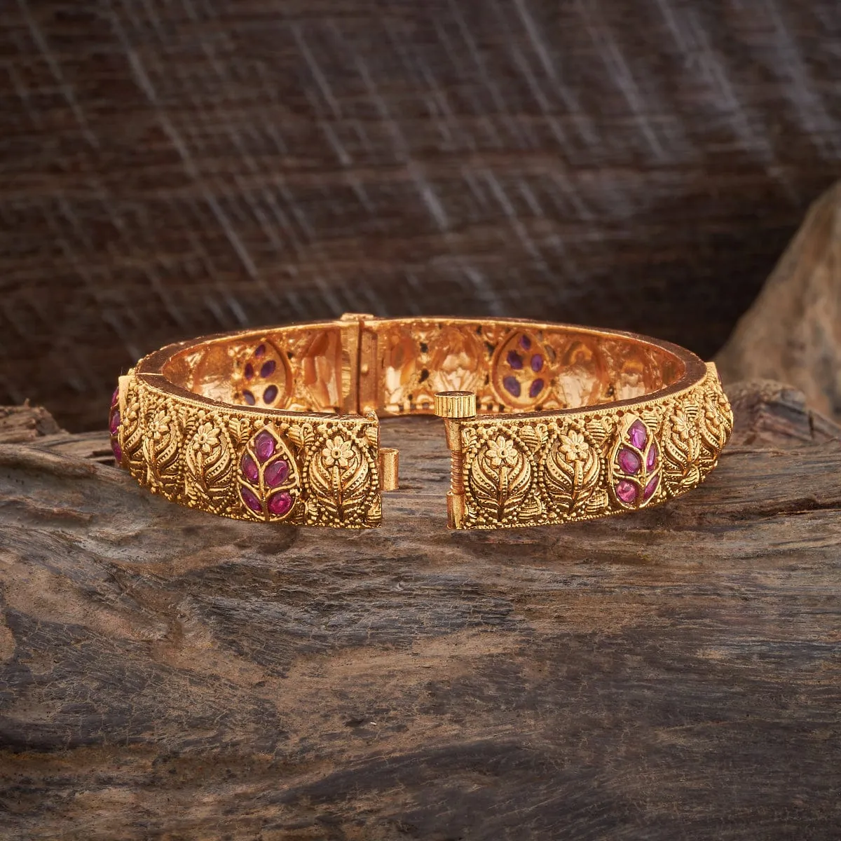 Antique Bangle 169549