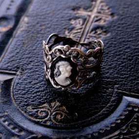 Black and White Lady Cameo Ring in Silver