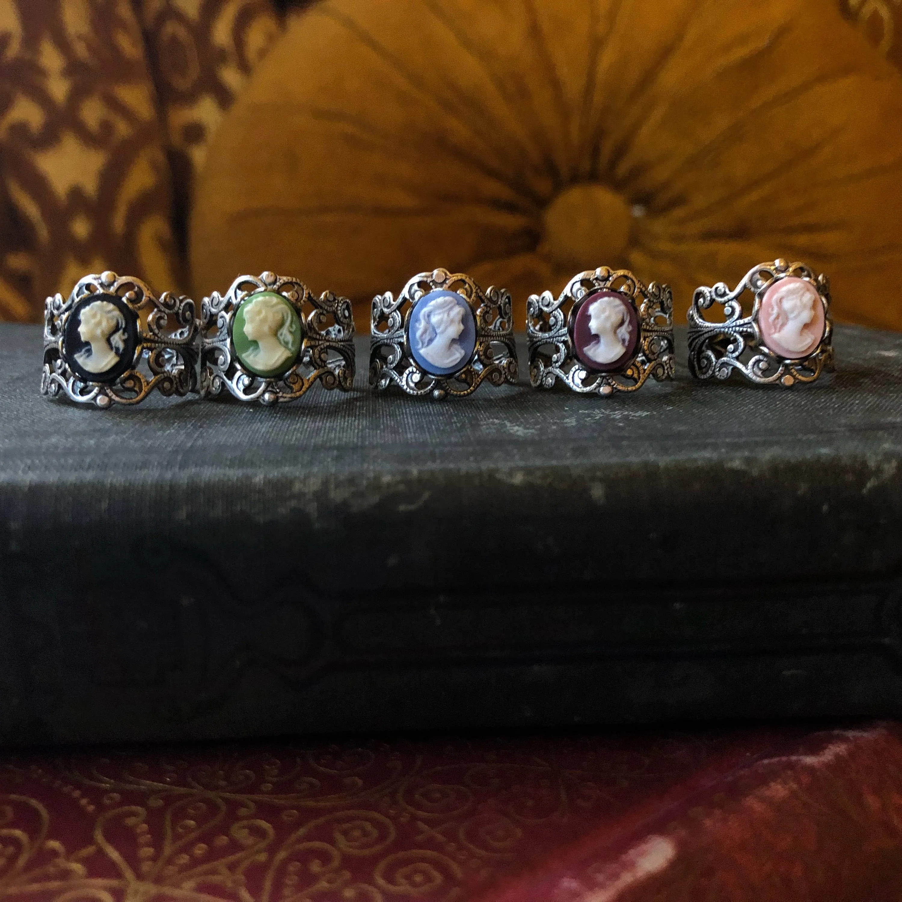 Black and White Lady Cameo Ring in Silver