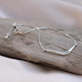 Curved Bar Slider Bracelet
