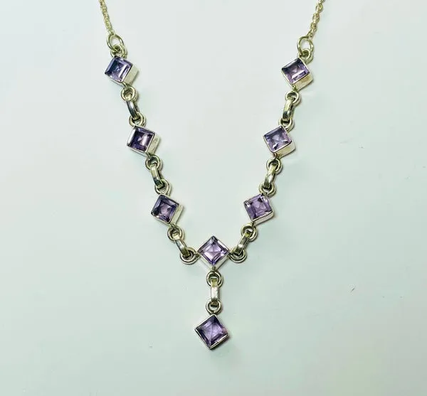 Diamond-shaped Amethyst Gem Necklace (CH32)