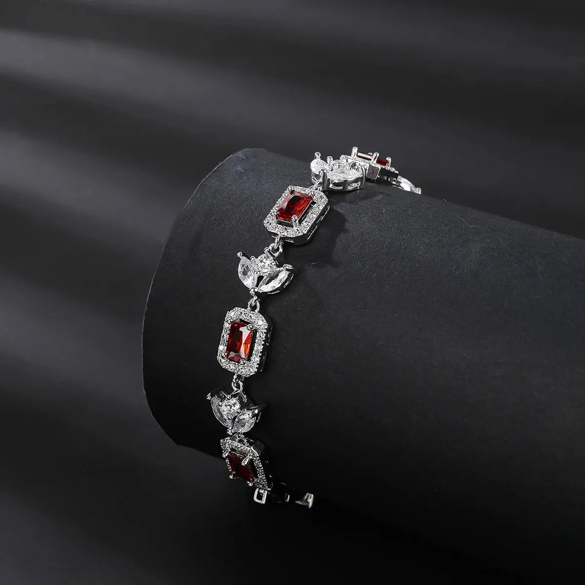 Elegant Design Shiny Silver Plated Blue Square Cubic Zirconia Engagement Party Charm Bracelet Chains for Women CK10162