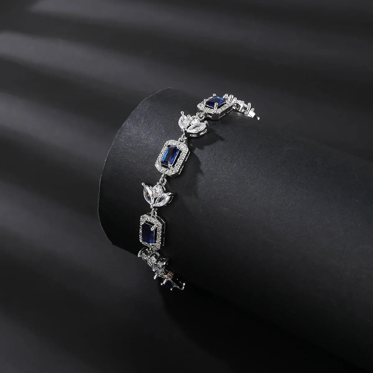 Elegant Design Shiny Silver Plated Blue Square Cubic Zirconia Engagement Party Charm Bracelet Chains for Women CK10162