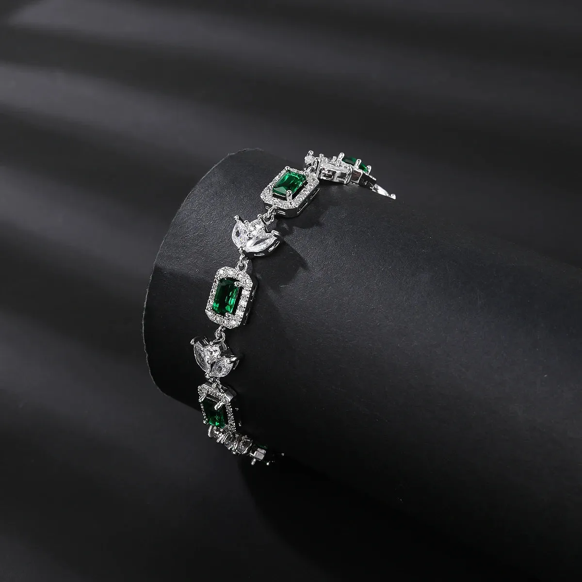 Elegant Design Shiny Silver Plated Blue Square Cubic Zirconia Engagement Party Charm Bracelet Chains for Women CK10162