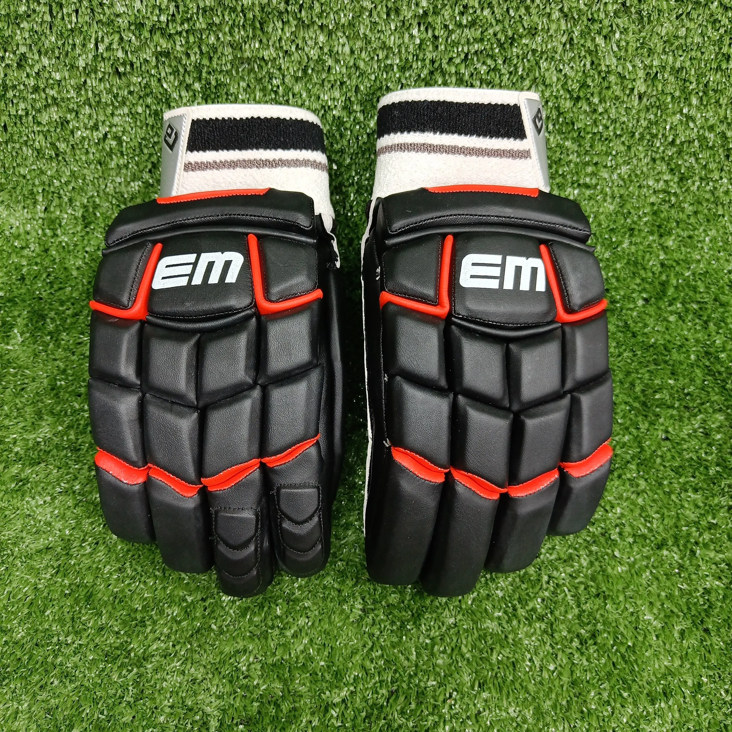 EM GT 1.0 Black Junior / Youth Cricket Batting Gloves