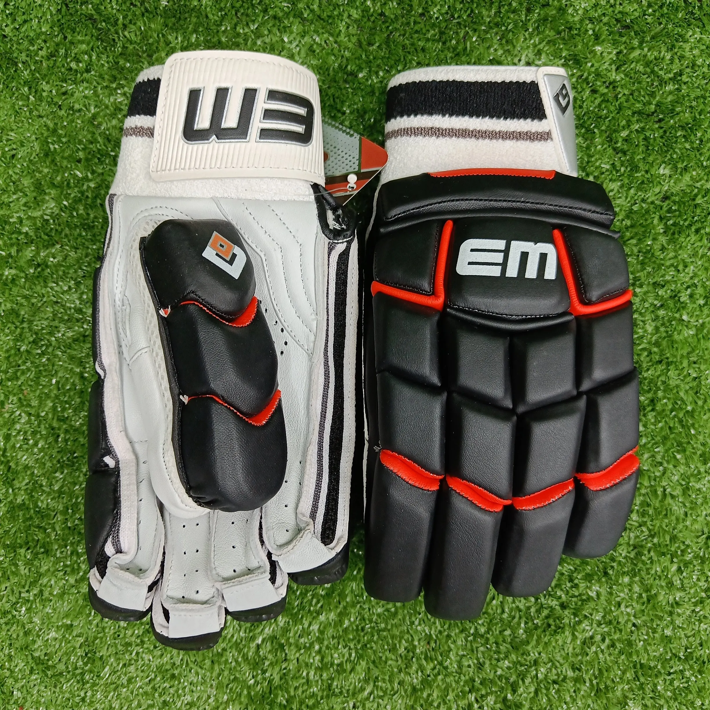 EM GT 1.0 Black Junior / Youth Cricket Batting Gloves