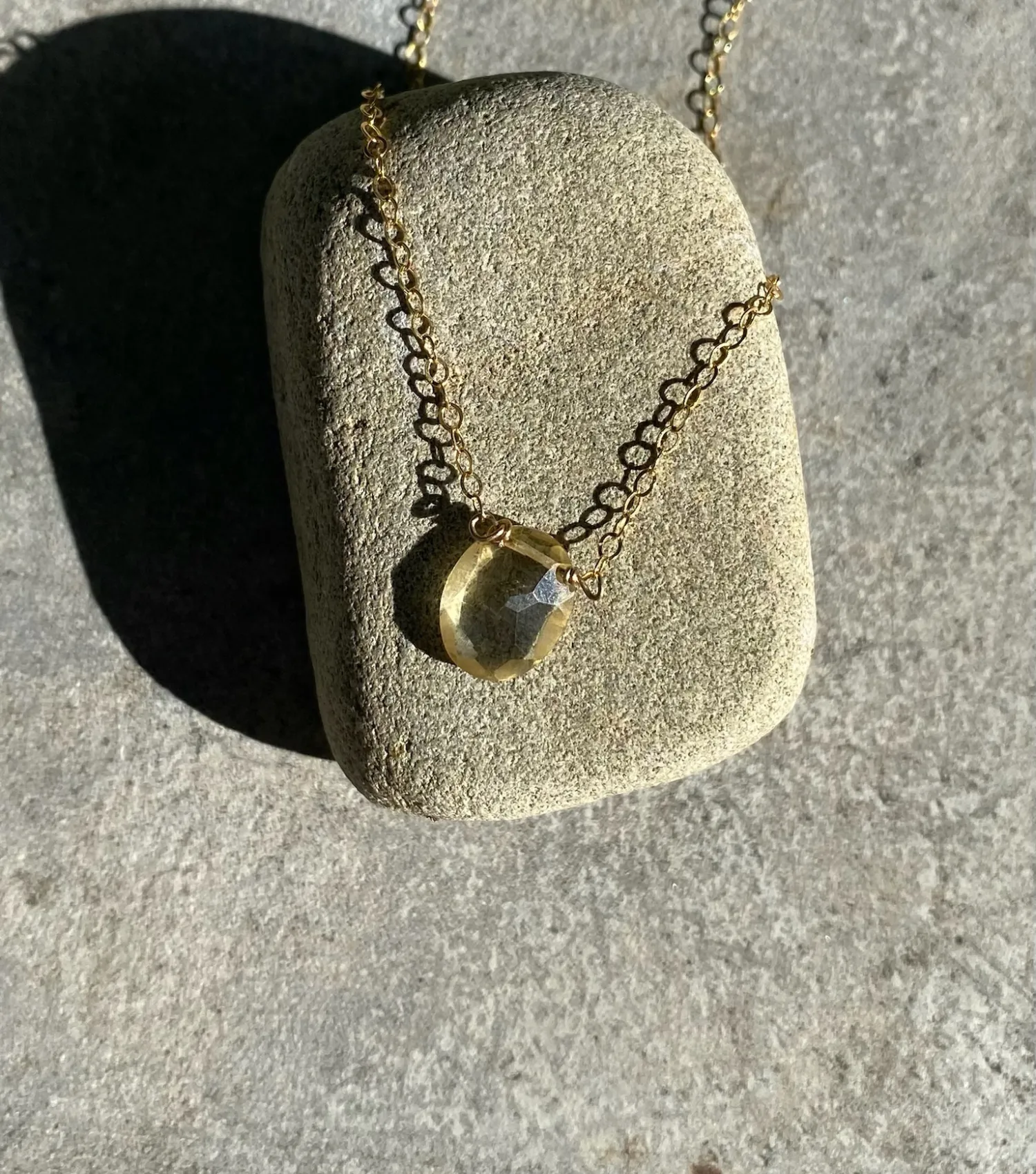 Gema Necklace - Citrine (10mm)