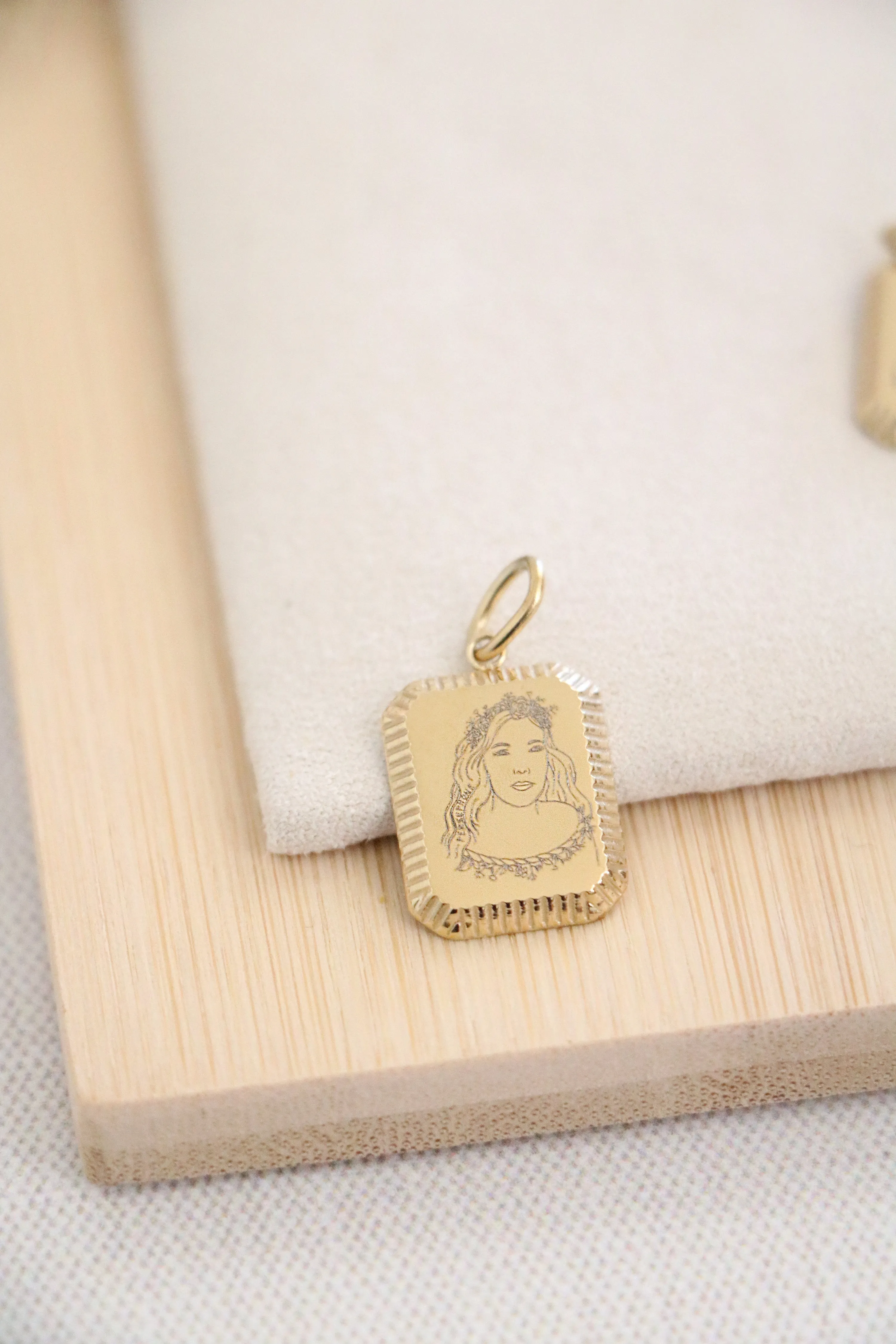 goddess necklace { silver   gold }