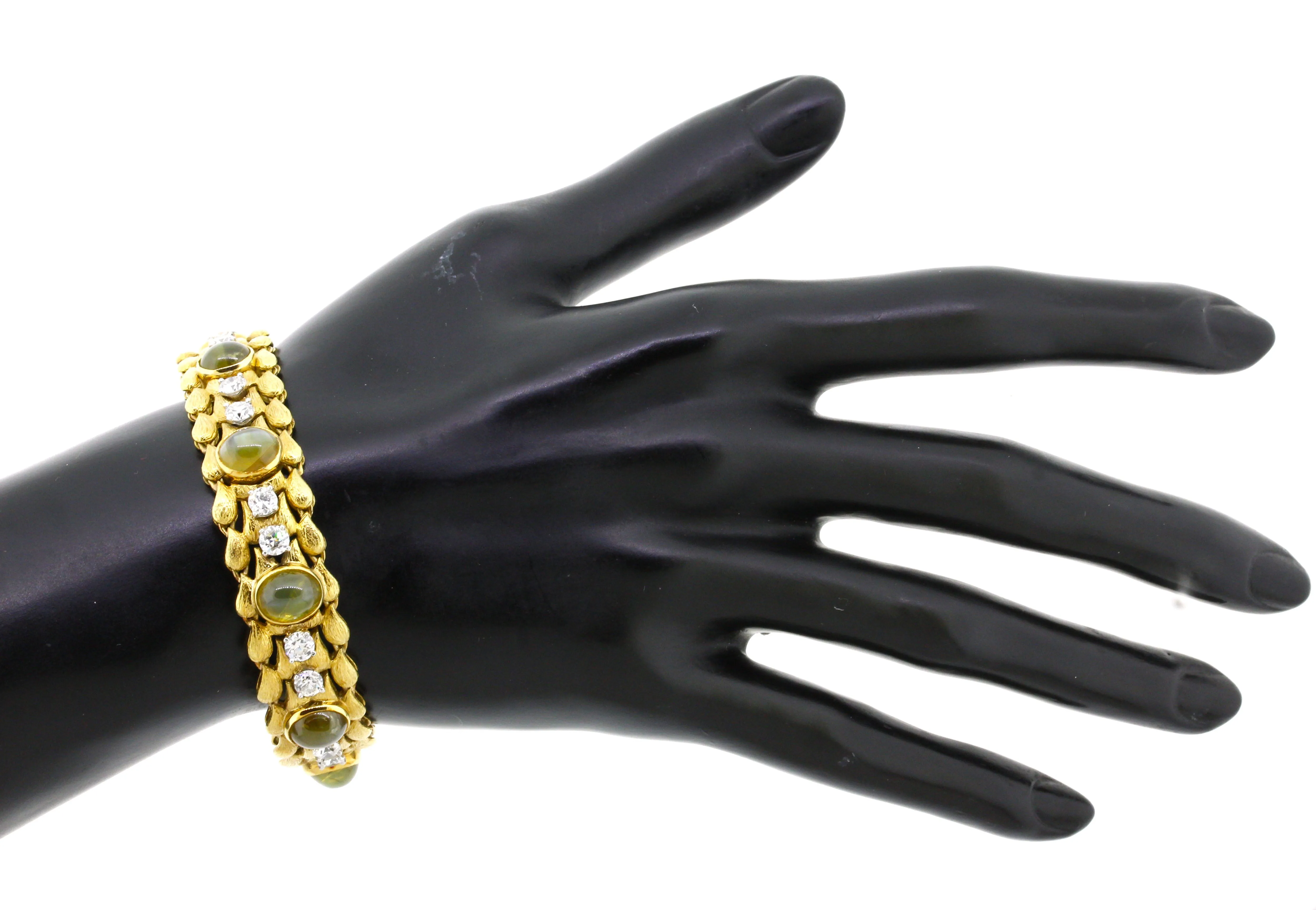 Julius Cohen Cats Eye Chrysoberyl Diamond Gold Bracelet
