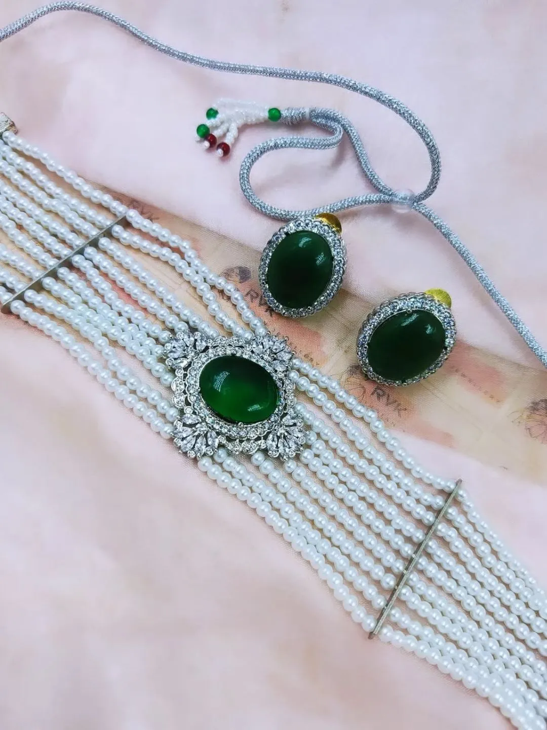 Kareena Kappor Khan Inspired Pearl Choker Necklace