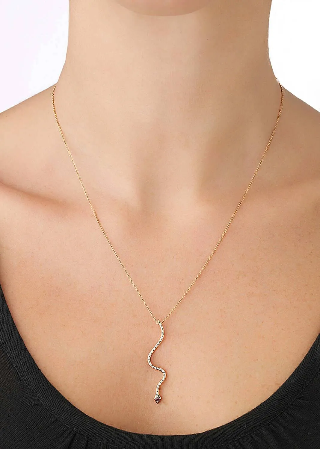 Lucky Snake Pendant P-Chd-Ru
