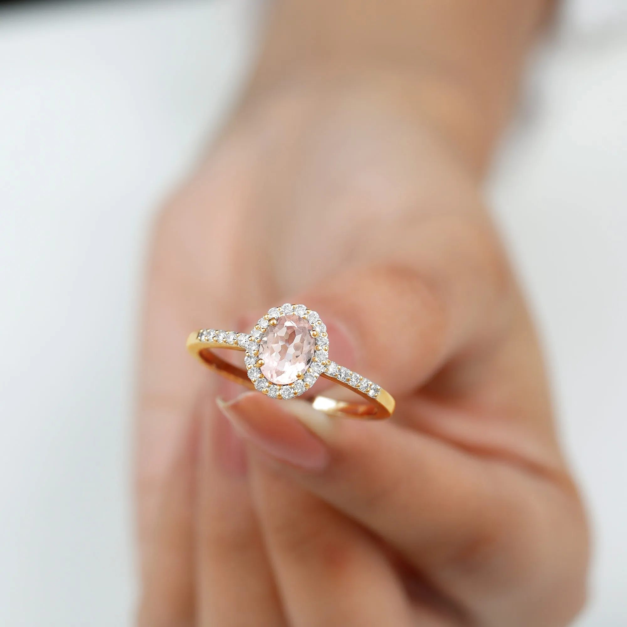 Oval Morganite Simple Engagement Ring with Diamond