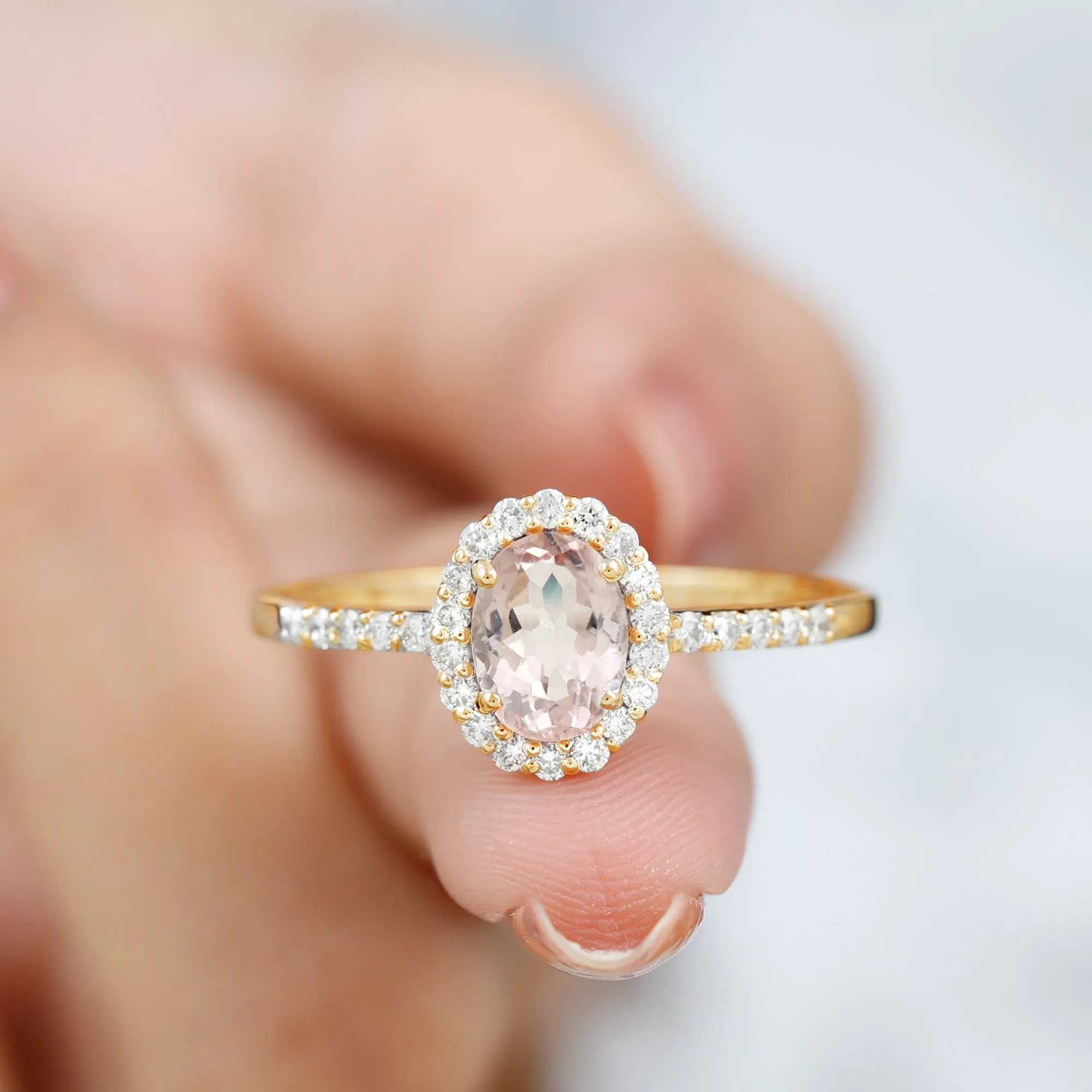 Oval Morganite Simple Engagement Ring with Diamond