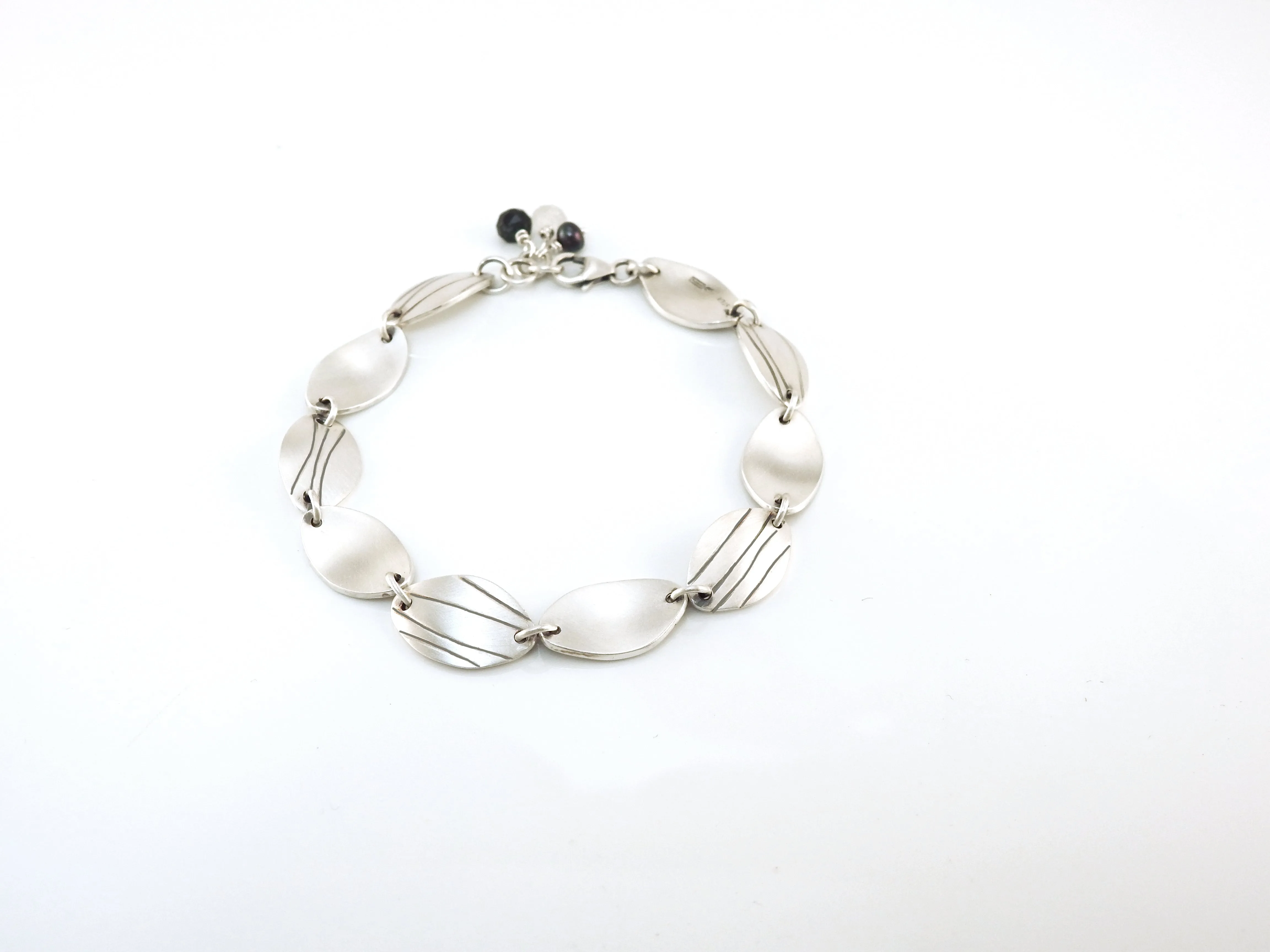 Oval wave