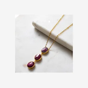 RED GARNET THREE STONE NECKLACE