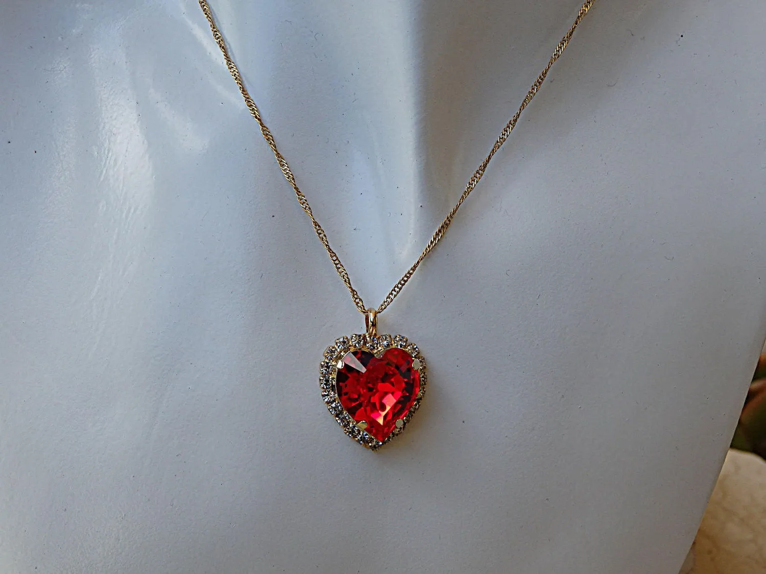 RED HEART RING