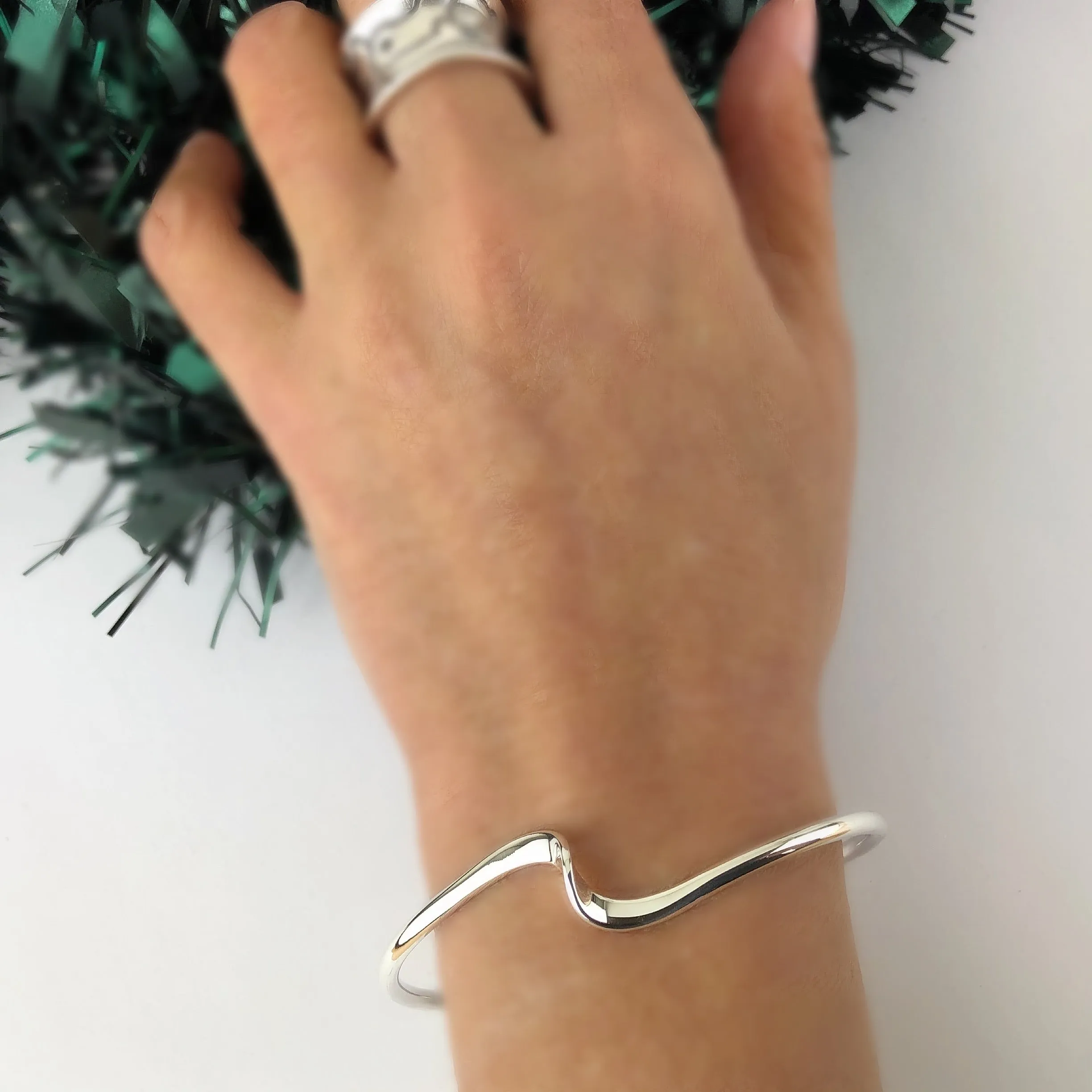 Twila Bangle - SBGL604