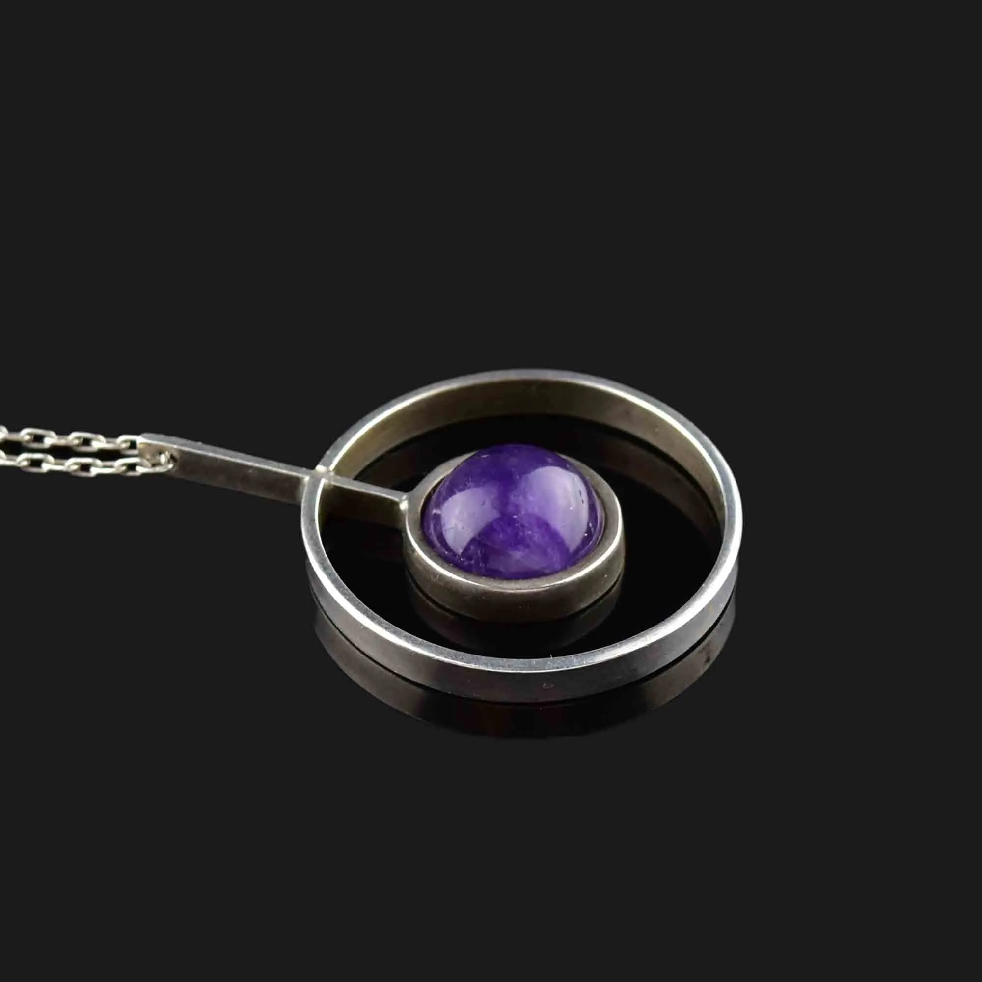 Vintage Modernist Silver Amethyst Cabochon Target Pendant Necklace