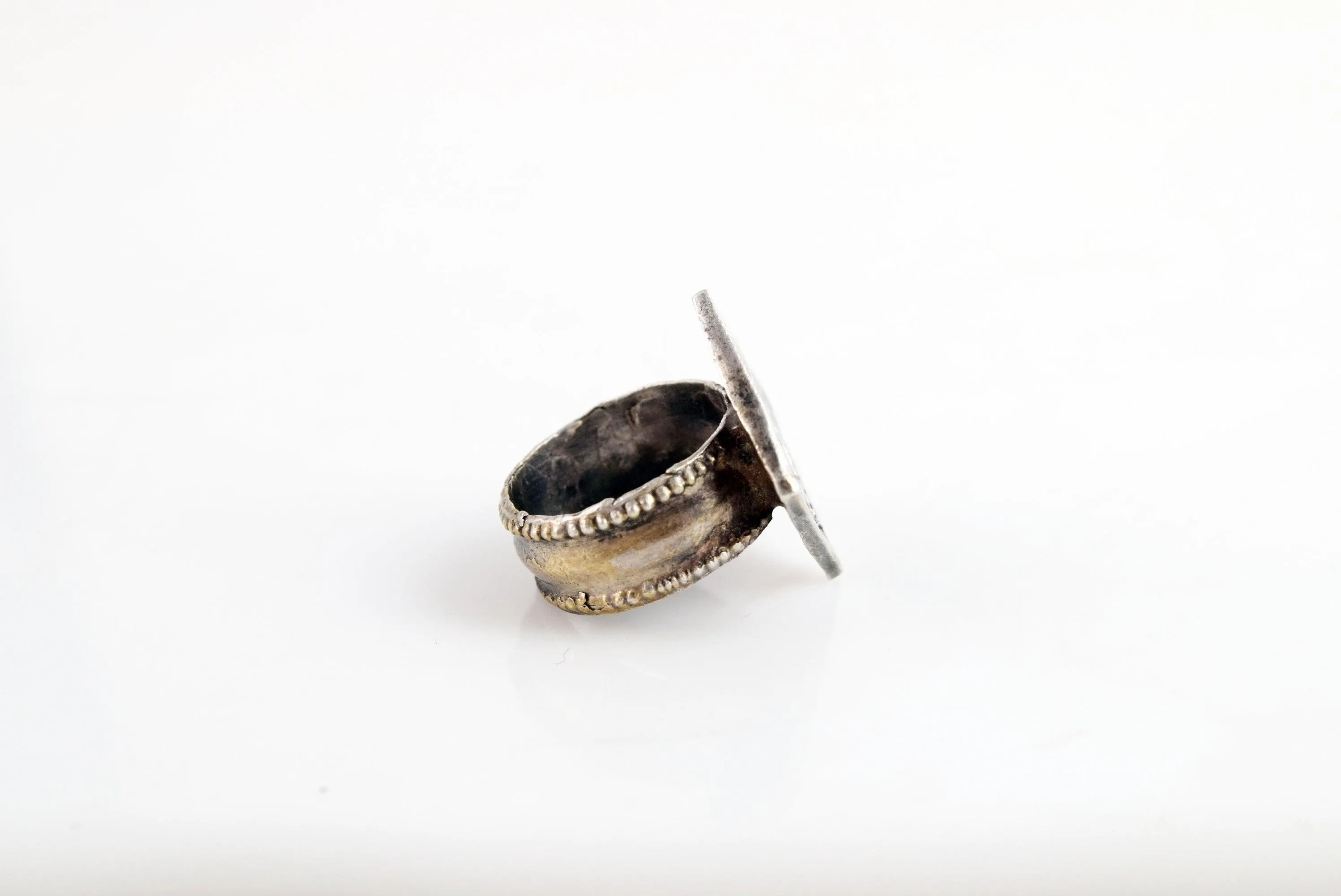 Vintage Silver diamond shaped Ring from Oman