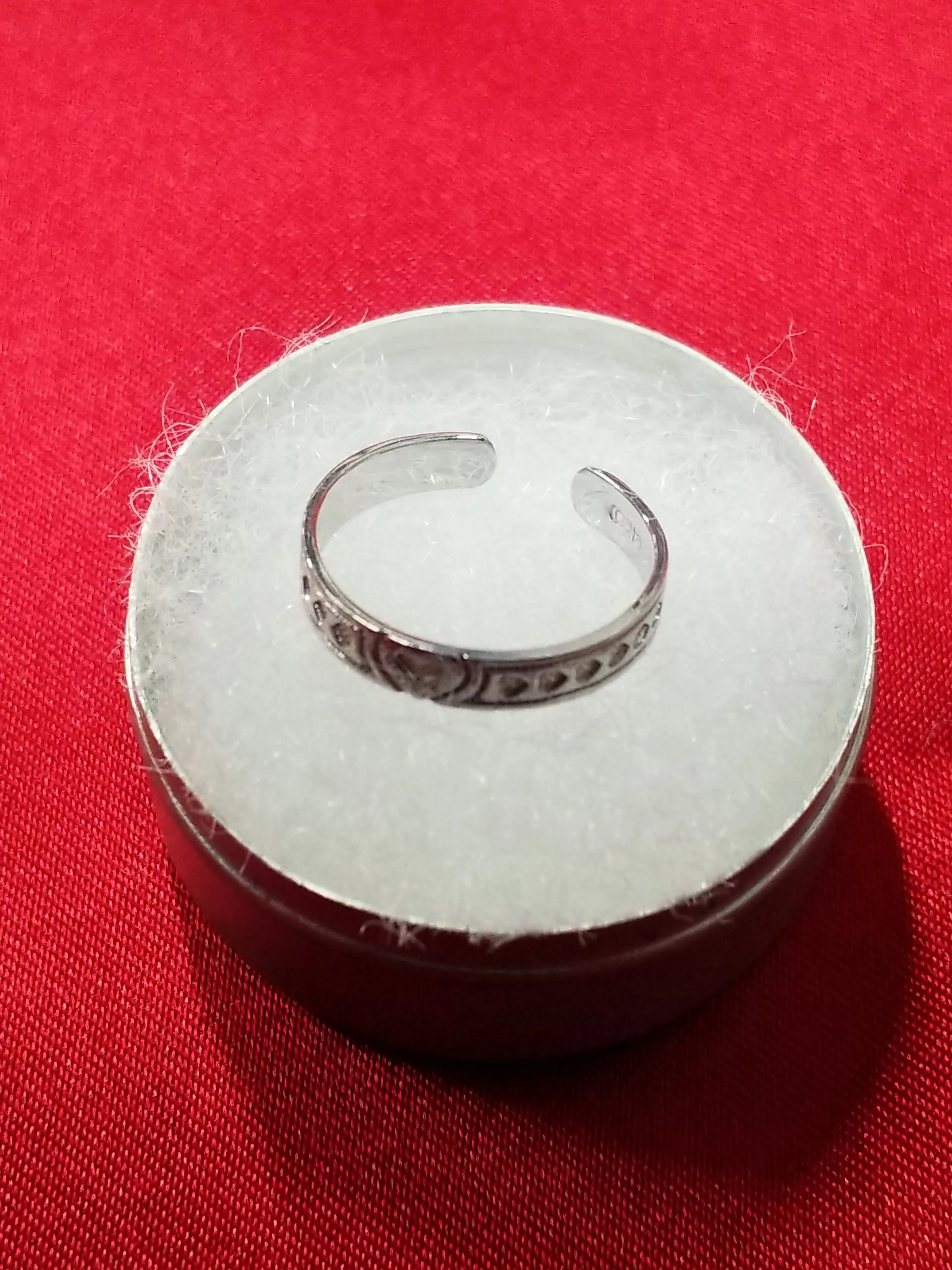 White Gold Toe Ring