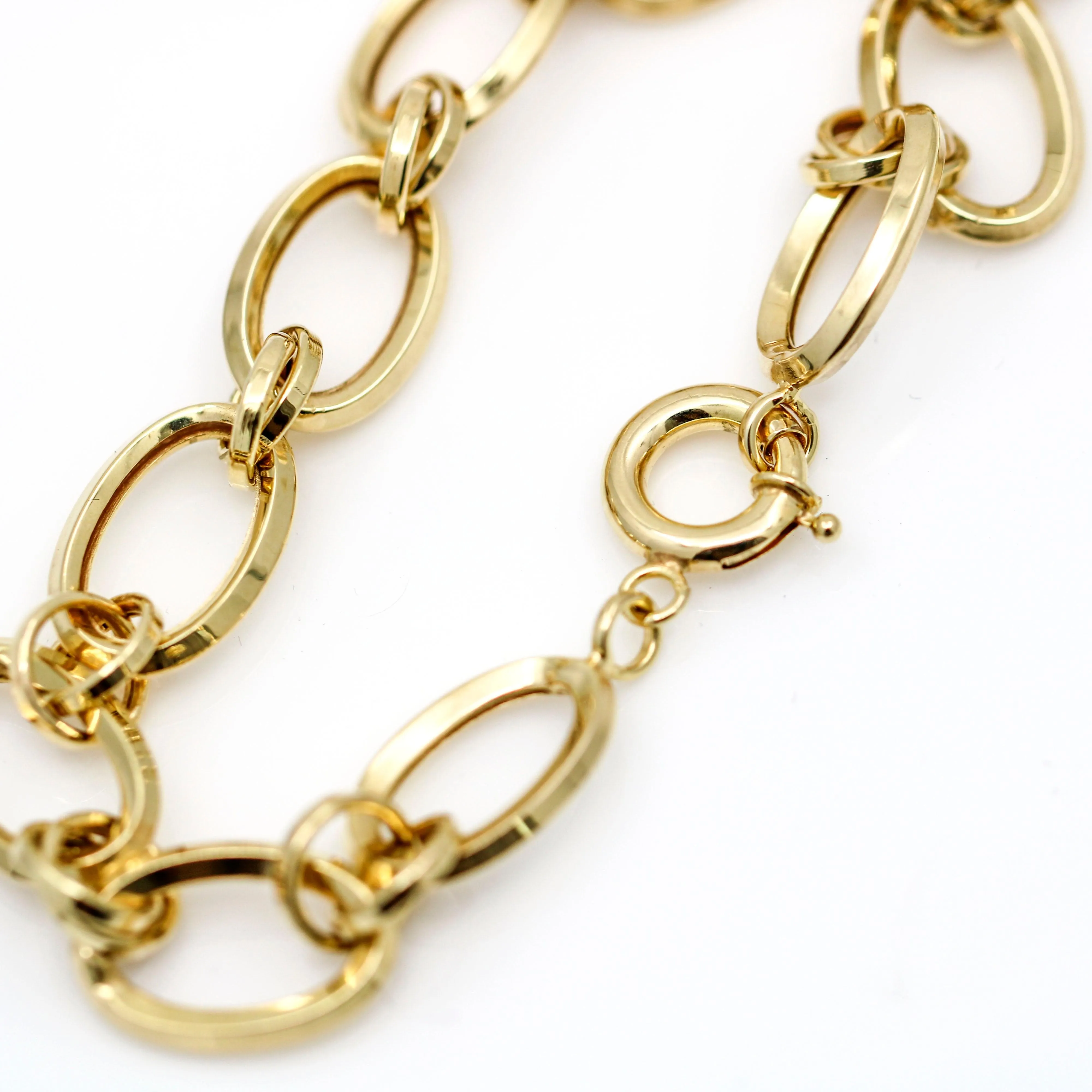 Women's Hollow Oval Link Statement Bracelet in 14k Yellow Gold