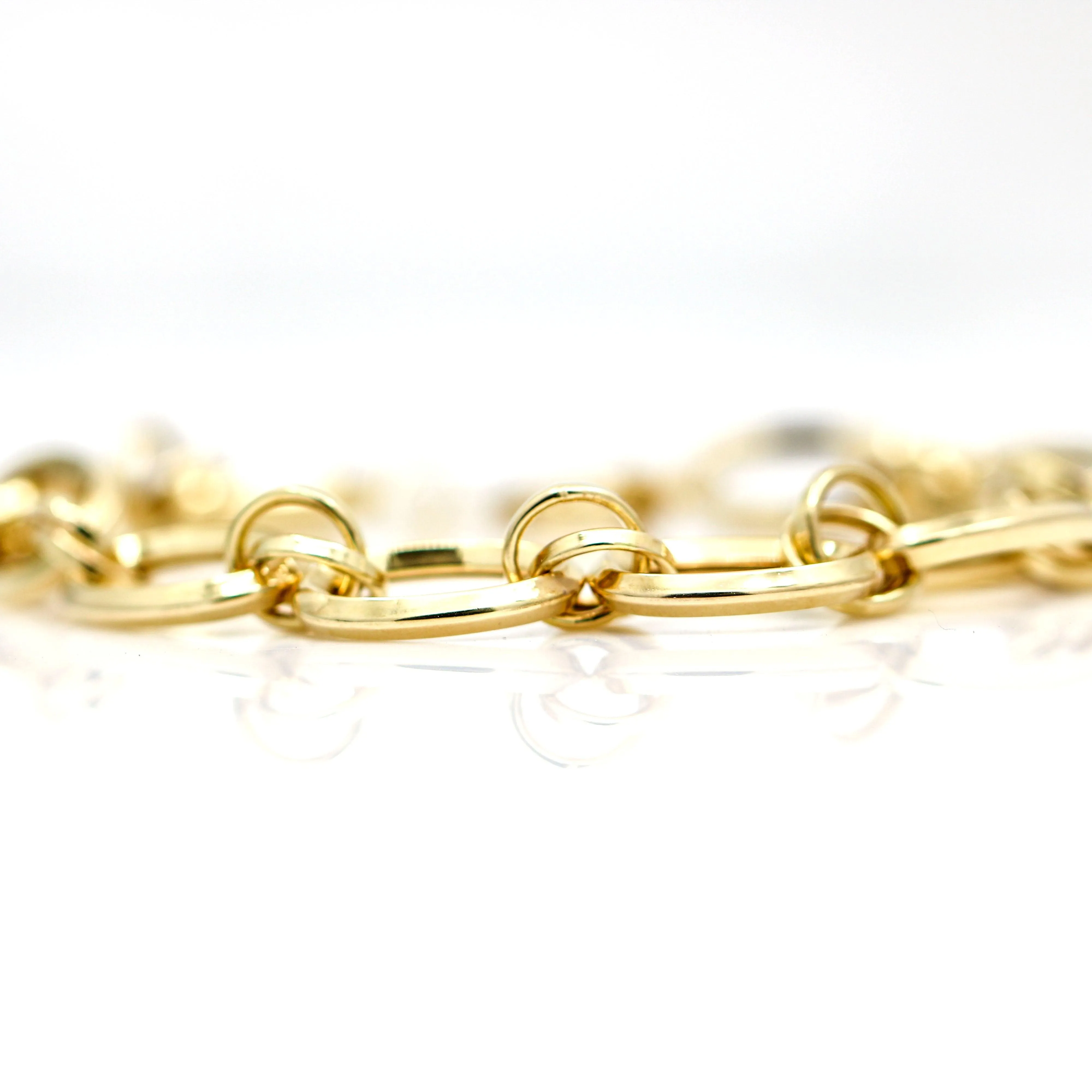 Women's Hollow Oval Link Statement Bracelet in 14k Yellow Gold