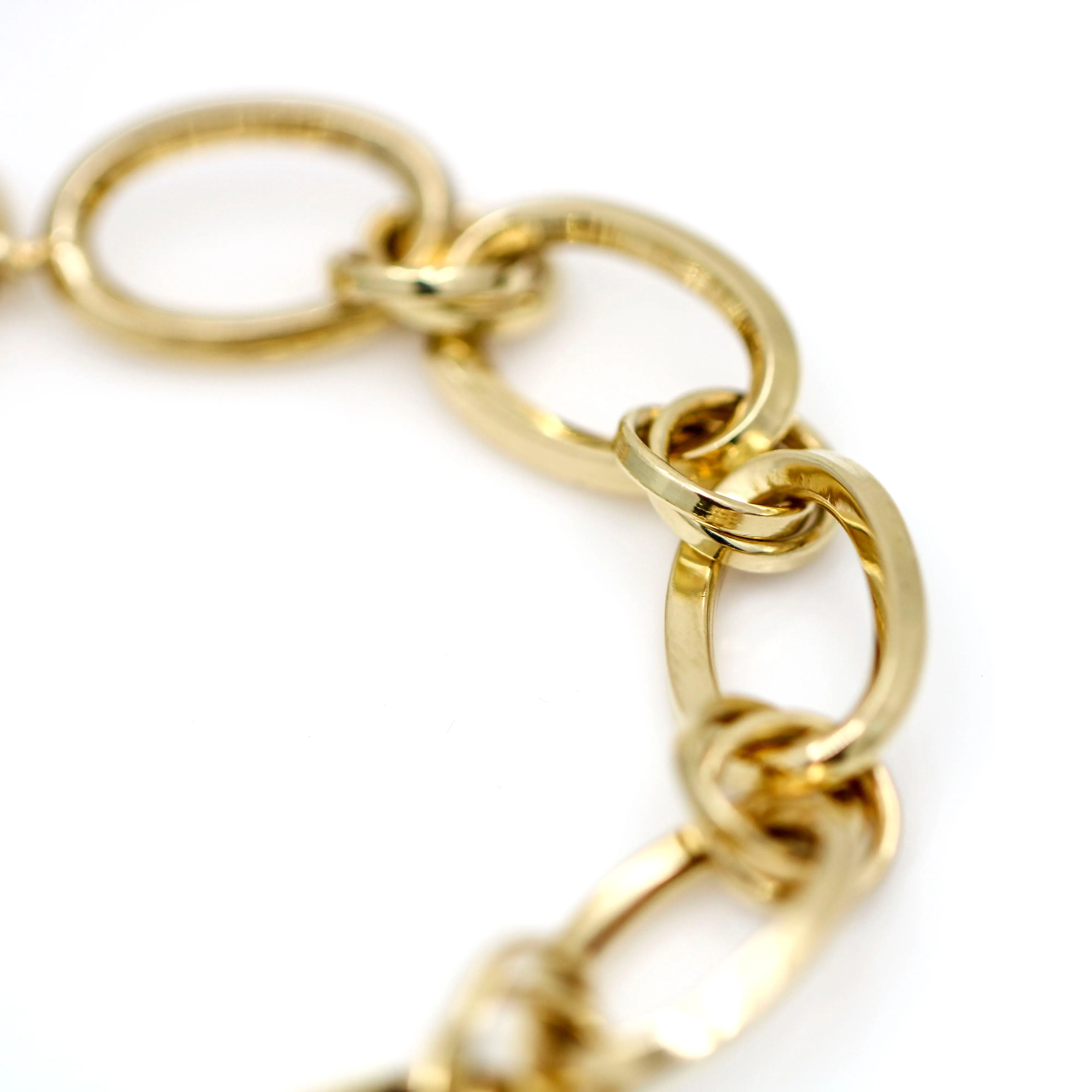 Women's Hollow Oval Link Statement Bracelet in 14k Yellow Gold