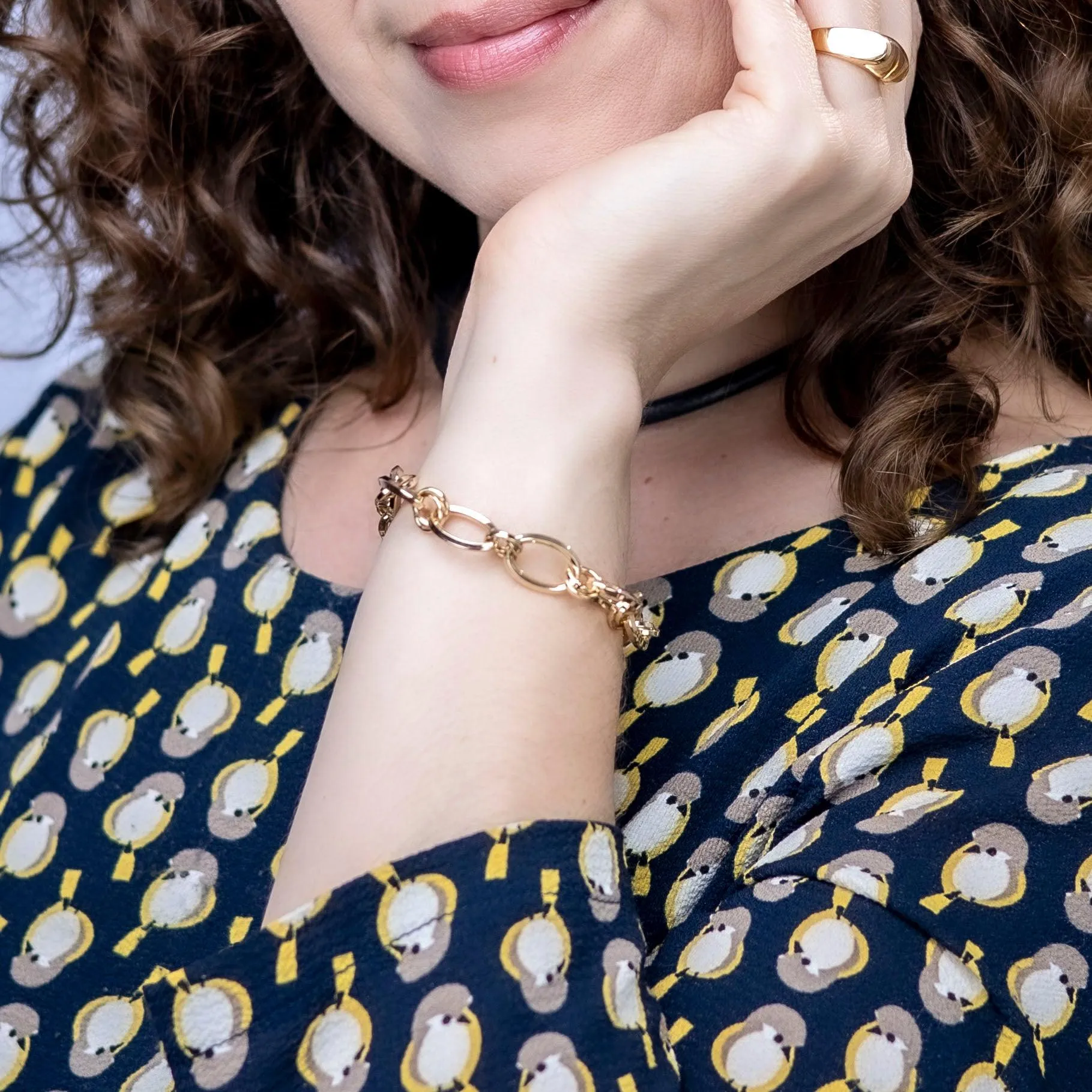 Women's Hollow Oval Link Statement Bracelet in 14k Yellow Gold